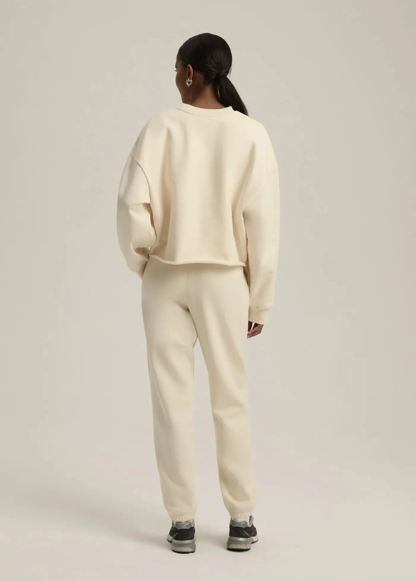 Cropped Collegiate Sweatshirt in Gardenia with Emerald