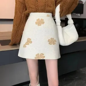 LVSANW Black Embroidered Woolen Skirt Women Autumn and Winter 2025 New Style Small High-waisted Slim A-line Versatile Short Skirt