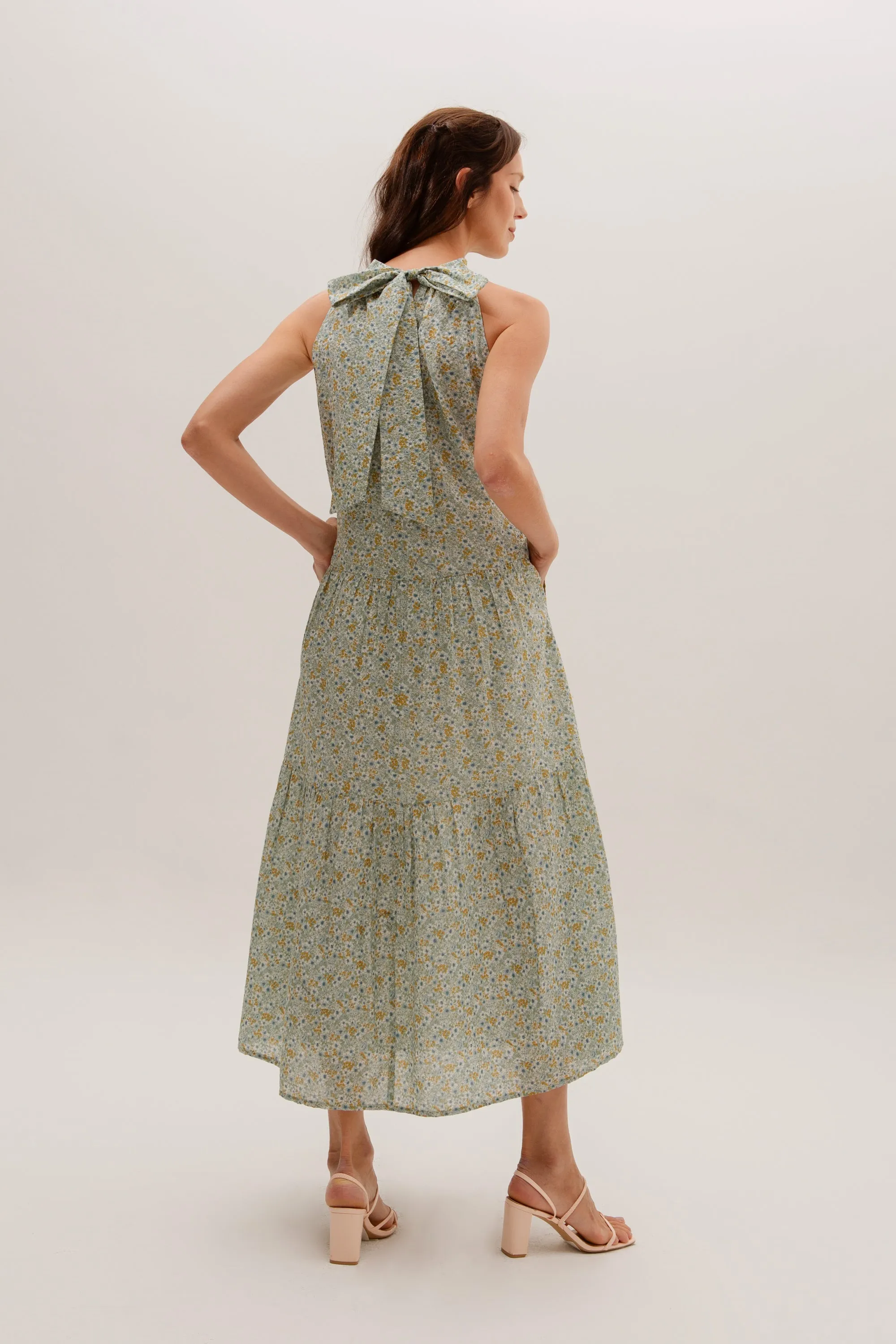 ⁠⁠Tie-ribbon Halter Maxi Dress - Sunrise Garden