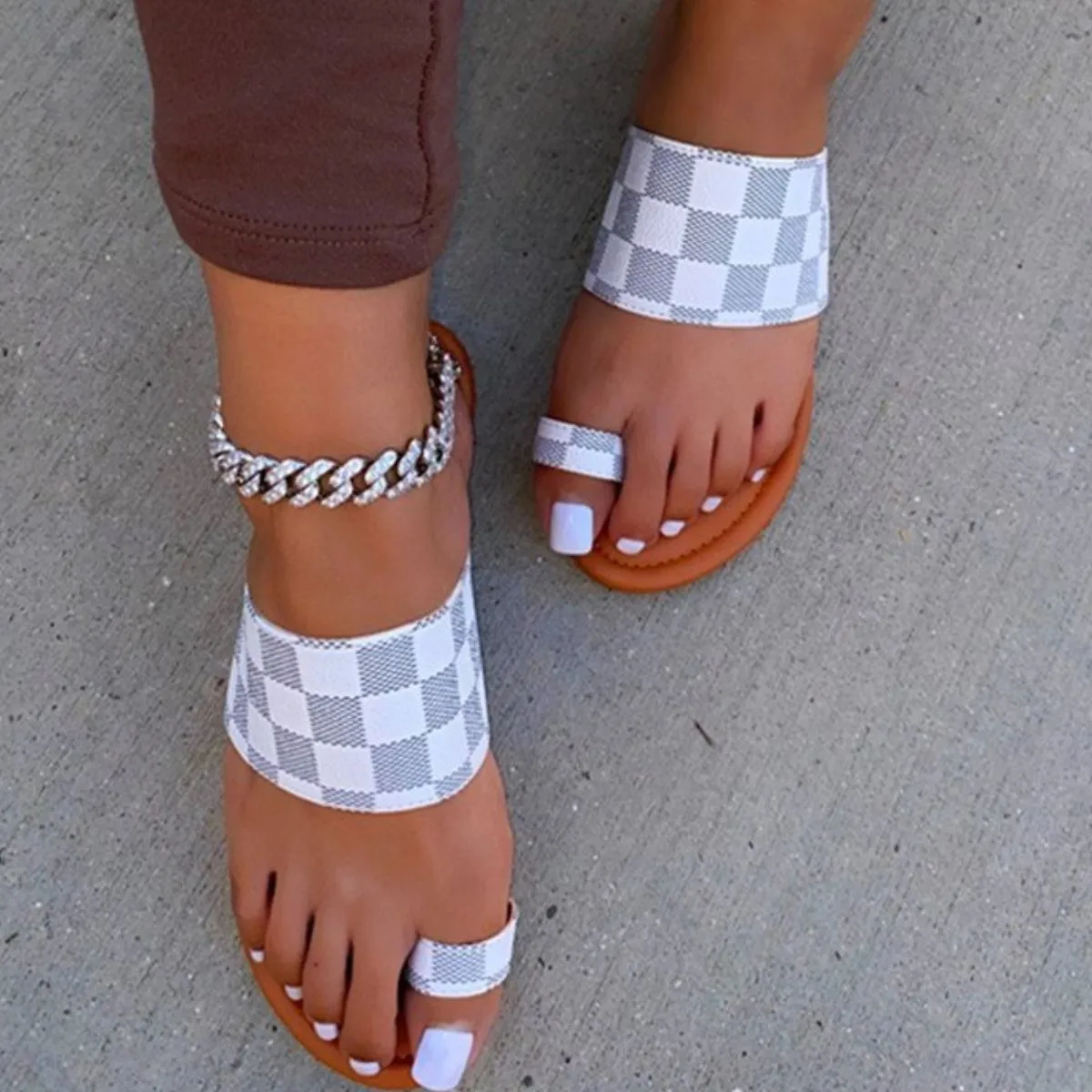 Toe Loop Flats Sandals